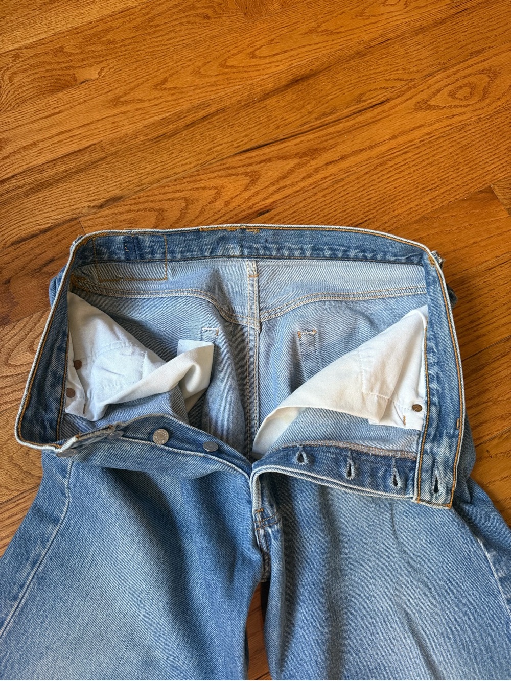 Vintage Levi’s 501 Light Blue Denim Jeans - Picture 7 of 7
